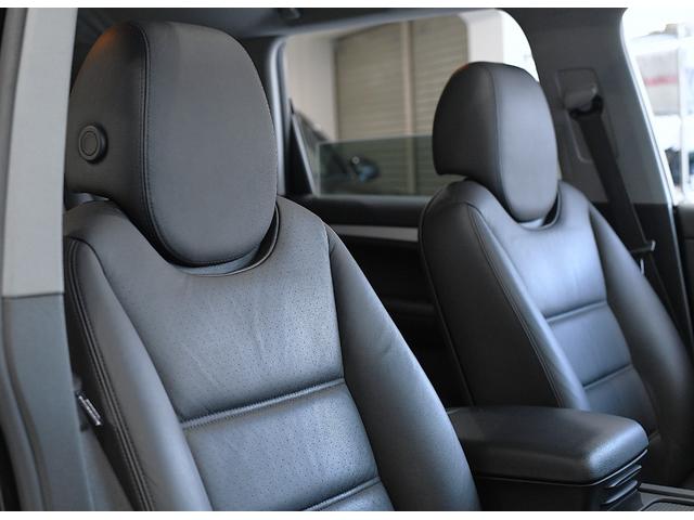 カイエン ベースグレード　右ハンドル　２０２２年製ミシュランタイヤ　禁煙　室内保管　ＥＴＣ　ナビ　リアアルミスキッドプレート（17枚目）