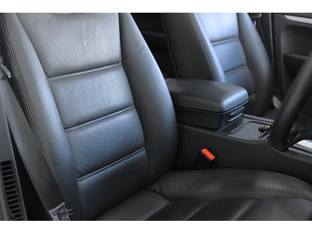 カイエン ベースグレード　右ハンドル　２０２２年製ミシュランタイヤ　禁煙　室内保管　ＥＴＣ　ナビ　リアアルミスキッドプレート（18枚目）