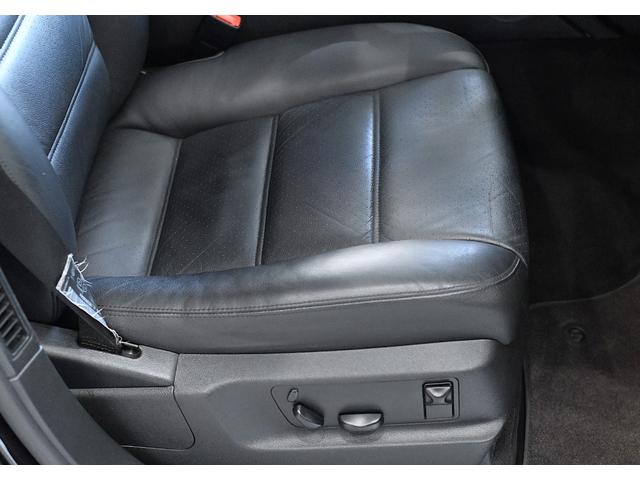 カイエン ベースグレード　右ハンドル　２０２２年製ミシュランタイヤ　禁煙　室内保管　ＥＴＣ　ナビ　リアアルミスキッドプレート（19枚目）