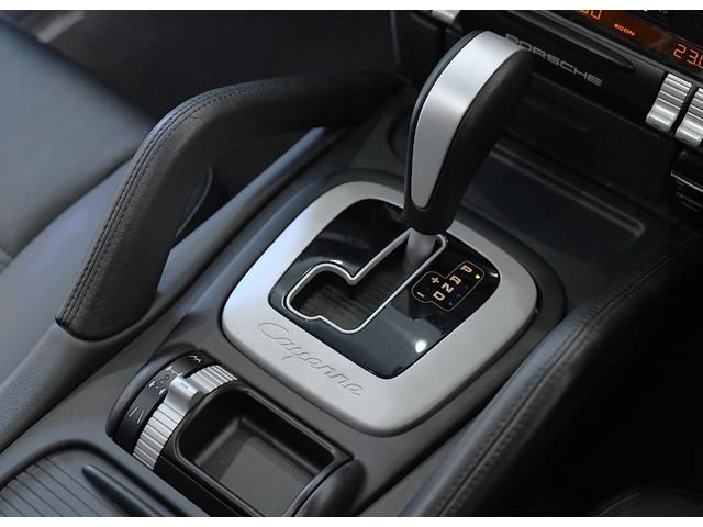 カイエン ベースグレード　右ハンドル　２０２２年製ミシュランタイヤ　禁煙　室内保管　ＥＴＣ　ナビ　リアアルミスキッドプレート（22枚目）