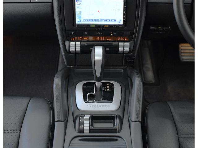 カイエン ベースグレード　右ハンドル　２０２２年製ミシュランタイヤ　禁煙　室内保管　ＥＴＣ　ナビ　リアアルミスキッドプレート（27枚目）