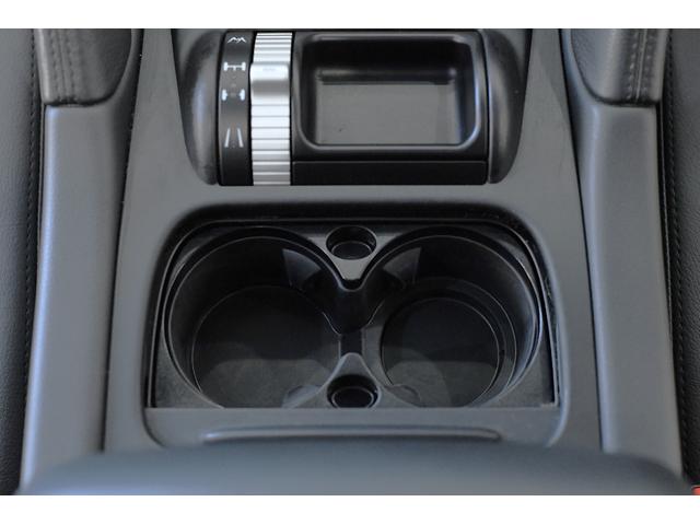 カイエン ベースグレード　右ハンドル　２０２２年製ミシュランタイヤ　禁煙　室内保管　ＥＴＣ　ナビ　リアアルミスキッドプレート（28枚目）