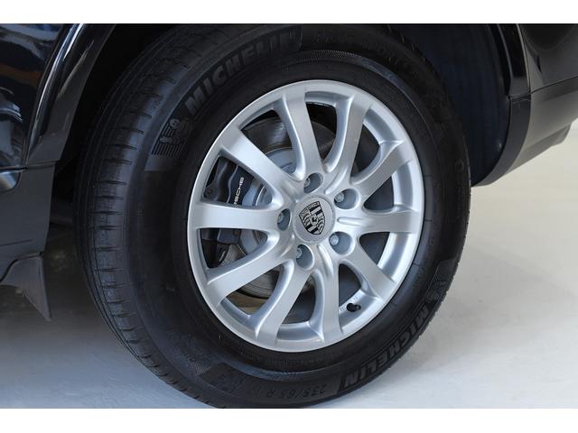 カイエン ベースグレード　右ハンドル　２０２２年製ミシュランタイヤ　禁煙　室内保管　ＥＴＣ　ナビ　リアアルミスキッドプレート（30枚目）