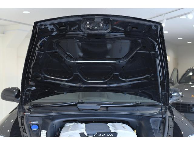 カイエン ベースグレード　右ハンドル　２０２２年製ミシュランタイヤ　禁煙　室内保管　ＥＴＣ　ナビ　リアアルミスキッドプレート（39枚目）