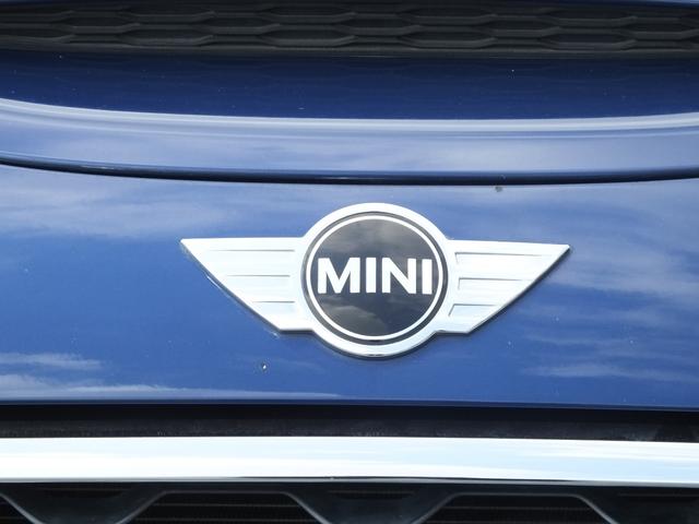 ＭＩＮＩ クーパーＳ　リアワイパーレス・ＧＩＯＭＩＣ製ワイパーホールキャップ・１６インチアルミホイール・可倒式アームレスト・ホワイトサイドミラーカバー・ホワイトルーフ・前後ドラレコ・ロングアンテナ・ＥＴＣ（23枚目）