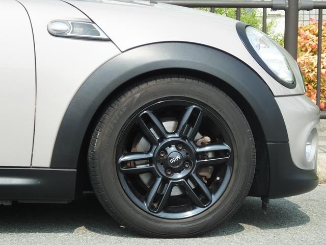 ＭＩＮＩ クーパー　ベーカーストリート　弊社ユーザー様買取・特別限定仕様車・専用ボディーカラー・専用装備品・ＰＯＤＩＵＭ製ダウンサス・ブラックヘッドライト＆テールランプリング・可倒式アームレスト・１６ｉｎＡＷ・ショートアンテナ・ＥＴＣ（15枚目）