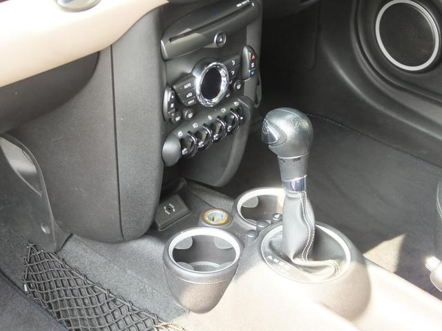 ＭＩＮＩ クーパー　ベーカーストリート　弊社ユーザー様買取・特別限定仕様車・専用ボディーカラー・専用装備品・ＰＯＤＩＵＭ製ダウンサス・ブラックヘッドライト＆テールランプリング・可倒式アームレスト・１６ｉｎＡＷ・ショートアンテナ・ＥＴＣ（64枚目）