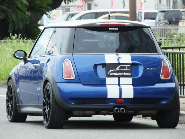 ＭＩＮＩ クーパーＳ　弊社ユーザー様買取・クロノメーターＰＫＧ・６ＭＴ・ＣＡＢＡＮＡ製シートカバー・地デジナビ・バックカメラ・ＭＯＭＯシフトノブ＆サイドブレーキブリップ・１７ｉｎブラックＡＷ・ビックエアスクープ・ＥＴＣ（6枚目）