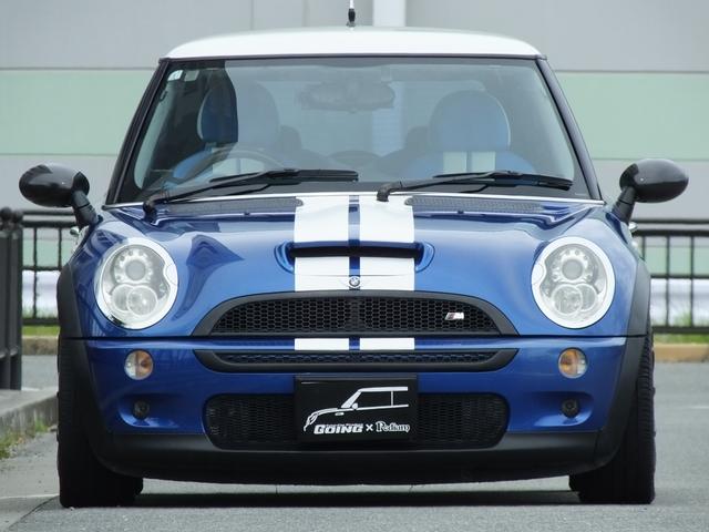 ＭＩＮＩ クーパーＳ　弊社ユーザー様買取・クロノメーターＰＫＧ・６ＭＴ・ＣＡＢＡＮＡ製シートカバー・地デジナビ・バックカメラ・ＭＯＭＯシフトノブ＆サイドブレーキブリップ・１７ｉｎブラックＡＷ・ビックエアスクープ・ＥＴＣ（11枚目）