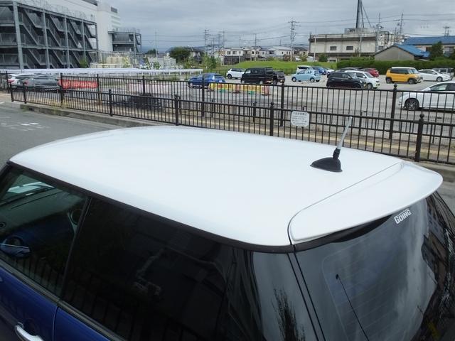 ＭＩＮＩ クーパーＳ　弊社ユーザー様買取・クロノメーターＰＫＧ・６ＭＴ・ＣＡＢＡＮＡ製シートカバー・地デジナビ・バックカメラ・ＭＯＭＯシフトノブ＆サイドブレーキブリップ・１７ｉｎブラックＡＷ・ビックエアスクープ・ＥＴＣ（13枚目）