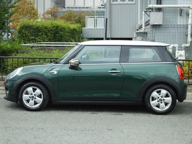 ＭＩＮＩ クーパー　ＫＥＮＷＯＯＤ製前後ドラレコ・ユニオンジャックサイドミラーカバー・ホワイトルーフ・純正１５インチアルミホイール・ロングアンテナ・メッキトランクリッド・ヘッドライトコーティング済み・ＥＴＣ（2枚目）