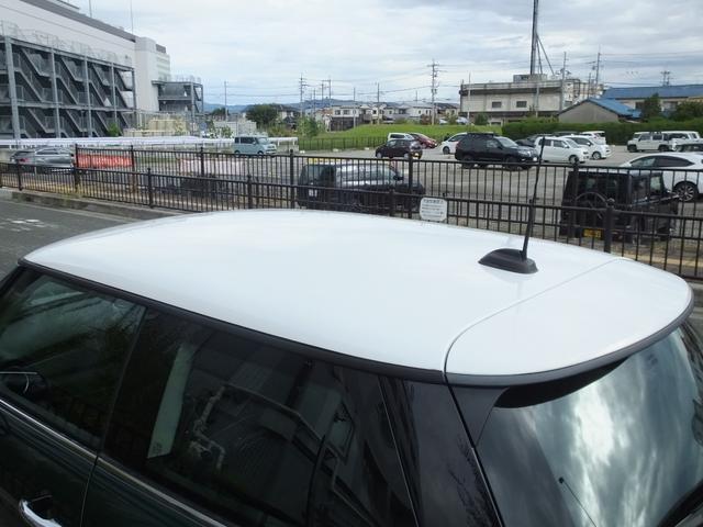 ＭＩＮＩ クーパー　ＫＥＮＷＯＯＤ製前後ドラレコ・ユニオンジャックサイドミラーカバー・ホワイトルーフ・純正１５インチアルミホイール・ロングアンテナ・メッキトランクリッド・ヘッドライトコーティング済み・ＥＴＣ（17枚目）