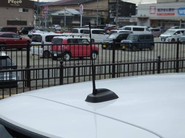 ＭＩＮＩ クーパー　ＫＥＮＷＯＯＤ製前後ドラレコ・ユニオンジャックサイドミラーカバー・ホワイトルーフ・純正１５インチアルミホイール・ロングアンテナ・メッキトランクリッド・ヘッドライトコーティング済み・ＥＴＣ（23枚目）