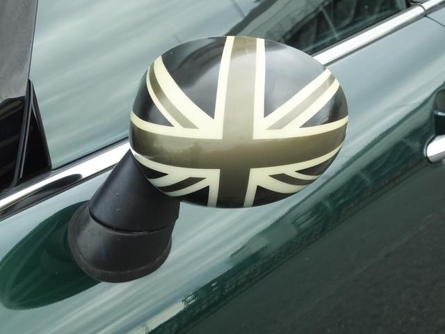 ＭＩＮＩ クーパー　ＫＥＮＷＯＯＤ製前後ドラレコ・ユニオンジャックサイドミラーカバー・ホワイトルーフ・純正１５インチアルミホイール・ロングアンテナ・メッキトランクリッド・ヘッドライトコーティング済み・ＥＴＣ（28枚目）