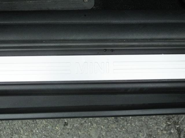 ＭＩＮＩ クーパー　ＫＥＮＷＯＯＤ製前後ドラレコ・ユニオンジャックサイドミラーカバー・ホワイトルーフ・純正１５インチアルミホイール・ロングアンテナ・メッキトランクリッド・ヘッドライトコーティング済み・ＥＴＣ（30枚目）