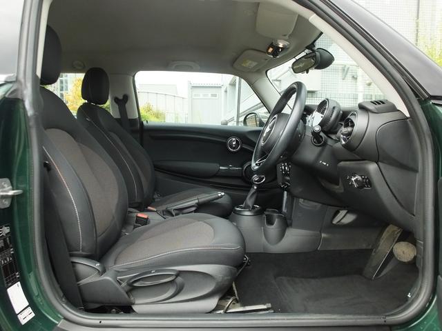 ＭＩＮＩ クーパー　ＫＥＮＷＯＯＤ製前後ドラレコ・ユニオンジャックサイドミラーカバー・ホワイトルーフ・純正１５インチアルミホイール・ロングアンテナ・メッキトランクリッド・ヘッドライトコーティング済み・ＥＴＣ（48枚目）