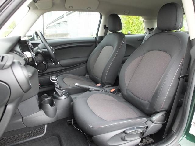 ＭＩＮＩ クーパー　ＫＥＮＷＯＯＤ製前後ドラレコ・ユニオンジャックサイドミラーカバー・ホワイトルーフ・純正１５インチアルミホイール・ロングアンテナ・メッキトランクリッド・ヘッドライトコーティング済み・ＥＴＣ（53枚目）