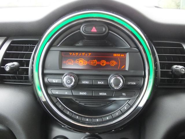 ＭＩＮＩ クーパー　ＫＥＮＷＯＯＤ製前後ドラレコ・ユニオンジャックサイドミラーカバー・ホワイトルーフ・純正１５インチアルミホイール・ロングアンテナ・メッキトランクリッド・ヘッドライトコーティング済み・ＥＴＣ（58枚目）