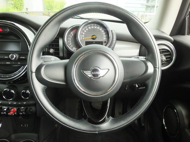 ＭＩＮＩ クーパー　ＫＥＮＷＯＯＤ製前後ドラレコ・ユニオンジャックサイドミラーカバー・ホワイトルーフ・純正１５インチアルミホイール・ロングアンテナ・メッキトランクリッド・ヘッドライトコーティング済み・ＥＴＣ（60枚目）