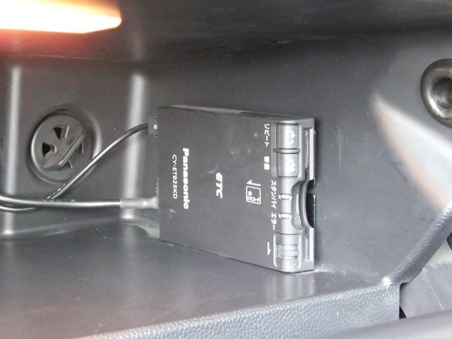 ＭＩＮＩ クーパー　ＫＥＮＷＯＯＤ製前後ドラレコ・ユニオンジャックサイドミラーカバー・ホワイトルーフ・純正１５インチアルミホイール・ロングアンテナ・メッキトランクリッド・ヘッドライトコーティング済み・ＥＴＣ（66枚目）