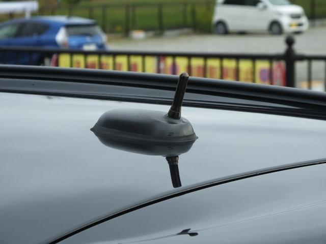 ＭＩＮＩ クーパーＳ　クロスオーバー　ＪＣＷ仕様・６ＭＴ・ＪＣＷフルエアロ・ＪＣＷ１８インチアルミホイール・メッキ部ブラックアウトカスタム・インナーブラックヘッドライト・ブルーステッチシート・可倒式アームレスト・ショートアンテナ・ＥＴＣ（21枚目）