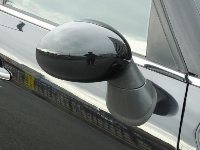 ＭＩＮＩ クーパーＳ　クロスオーバー　ＪＣＷ仕様・６ＭＴ・ＪＣＷフルエアロ・ＪＣＷ１８インチアルミホイール・メッキ部ブラックアウトカスタム・インナーブラックヘッドライト・ブルーステッチシート・可倒式アームレスト・ショートアンテナ・ＥＴＣ（27枚目）