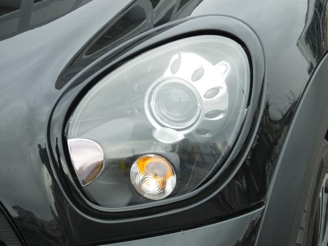 ＭＩＮＩ クーパーＳ　クロスオーバー　ＪＣＷ仕様・６ＭＴ・ＪＣＷフルエアロ・ＪＣＷ１８インチアルミホイール・メッキ部ブラックアウトカスタム・インナーブラックヘッドライト・ブルーステッチシート・可倒式アームレスト・ショートアンテナ・ＥＴＣ（34枚目）