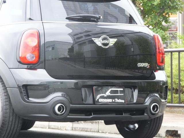 ＭＩＮＩ クーパーＳ　クロスオーバー　ＪＣＷ仕様・６ＭＴ・ＪＣＷフルエアロ・ＪＣＷ１８インチアルミホイール・メッキ部ブラックアウトカスタム・インナーブラックヘッドライト・ブルーステッチシート・可倒式アームレスト・ショートアンテナ・ＥＴＣ（44枚目）