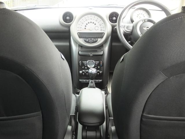 ＭＩＮＩ クーパーＳ　クロスオーバー　ＪＣＷ仕様・６ＭＴ・ＪＣＷフルエアロ・ＪＣＷ１８インチアルミホイール・メッキ部ブラックアウトカスタム・インナーブラックヘッドライト・ブルーステッチシート・可倒式アームレスト・ショートアンテナ・ＥＴＣ（62枚目）