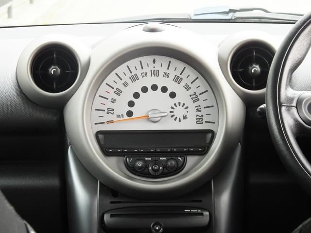 ＭＩＮＩ クーパーＳ　クロスオーバー　ＪＣＷ仕様・６ＭＴ・ＪＣＷフルエアロ・ＪＣＷ１８インチアルミホイール・メッキ部ブラックアウトカスタム・インナーブラックヘッドライト・ブルーステッチシート・可倒式アームレスト・ショートアンテナ・ＥＴＣ（63枚目）