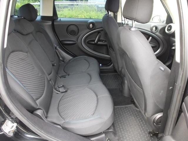 ＭＩＮＩ クーパーＳ　クロスオーバー　ＪＣＷ仕様・６ＭＴ・ＪＣＷフルエアロ・ＪＣＷ１８インチアルミホイール・メッキ部ブラックアウトカスタム・インナーブラックヘッドライト・ブルーステッチシート・可倒式アームレスト・ショートアンテナ・ＥＴＣ（69枚目）