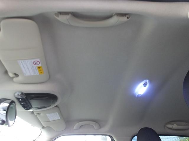 ＭＩＮＩ クーパーＳ　クロスオーバー　ＪＣＷ仕様・６ＭＴ・ＪＣＷフルエアロ・ＪＣＷ１８インチアルミホイール・メッキ部ブラックアウトカスタム・インナーブラックヘッドライト・ブルーステッチシート・可倒式アームレスト・ショートアンテナ・ＥＴＣ（77枚目）