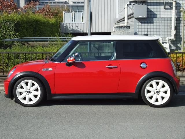 ＭＩＮＩ クーパーＳ　オートマフルオーバーホール済・弊社ユーザー様買取・ＣＡＢＡＮＡ製シートカバー・ＥＣＬＩＰＳフリップアップナビ・バックカメラ・セルスター製前後ドラレコ機能付きデジタルインナーミラー・１７ｉｎＡＷ・ＥＴＣ（2枚目）