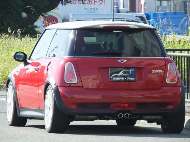 ＭＩＮＩ クーパーＳ　オートマフルオーバーホール済・弊社ユーザー様買取・ＣＡＢＡＮＡ製シートカバー・ＥＣＬＩＰＳフリップアップナビ・バックカメラ・セルスター製前後ドラレコ機能付きデジタルインナーミラー・１７ｉｎＡＷ・ＥＴＣ（6枚目）