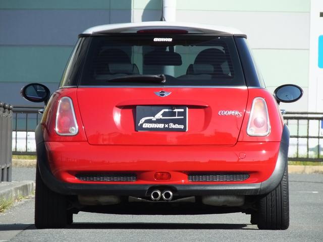 ＭＩＮＩ クーパーＳ　オートマフルオーバーホール済・弊社ユーザー様買取・ＣＡＢＡＮＡ製シートカバー・ＥＣＬＩＰＳフリップアップナビ・バックカメラ・セルスター製前後ドラレコ機能付きデジタルインナーミラー・１７ｉｎＡＷ・ＥＴＣ（7枚目）