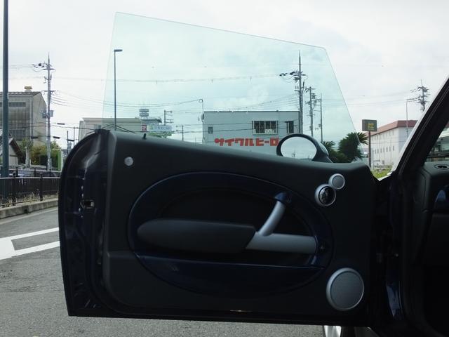 MINI クーパーS チェックメイト 弊社エンドユーザー様車両・特別限定仕様車・専用ボディーカラー・専用ハーフレザーシート・専用インテリアカラー・専用インテリアパネル・専用17インチアルミホイール・ショートアンテナ・ETC(5枚目)