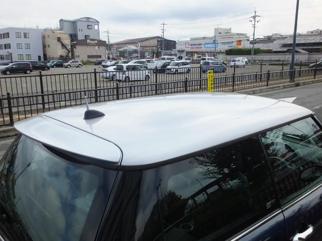 MINI クーパーS チェックメイト 弊社エンドユーザー様車両・特別限定仕様車・専用ボディーカラー・専用ハーフレザーシート・専用インテリアカラー・専用インテリアパネル・専用17インチアルミホイール・ショートアンテナ・ETC(21枚目)
