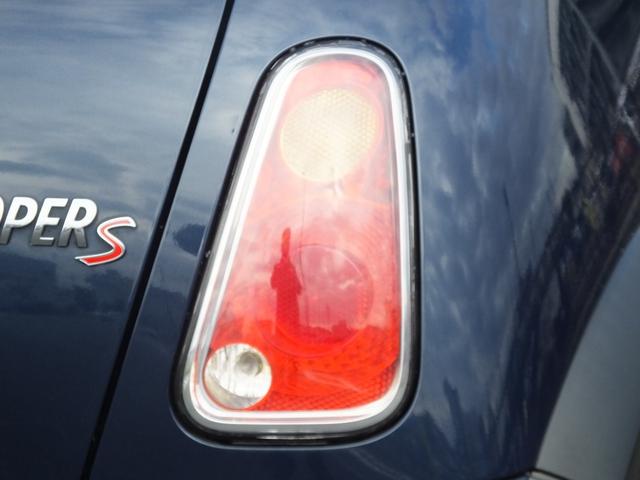 MINI クーパーS チェックメイト 弊社エンドユーザー様車両・特別限定仕様車・専用ボディーカラー・専用ハーフレザーシート・専用インテリアカラー・専用インテリアパネル・専用17インチアルミホイール・ショートアンテナ・ETC(49枚目)