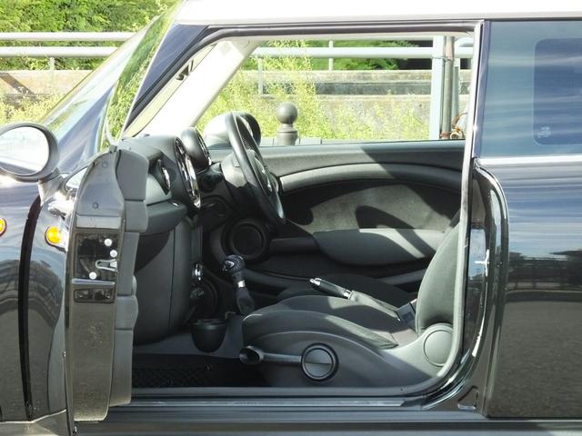 ＭＩＮＩ クーパー　クラブマン　新品ＰＯＤＩＵＭオリジナルリフトアップキット・新品ヘッドライトレンズ・ヘッドライトインナーチッピング塗装・新品ブロックタイヤ・１５ｉｎブラックホイール・ナビバックカメラ・可倒式ショートアンテナ・ＥＴＣ（4枚目）