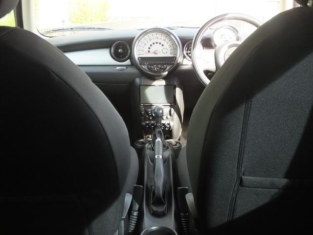 ＭＩＮＩ クーパー　クラブマン　新品ＰＯＤＩＵＭオリジナルリフトアップキット・新品ヘッドライトレンズ・ヘッドライトインナーチッピング塗装・新品ブロックタイヤ・１５ｉｎブラックホイール・ナビバックカメラ・可倒式ショートアンテナ・ＥＴＣ（60枚目）