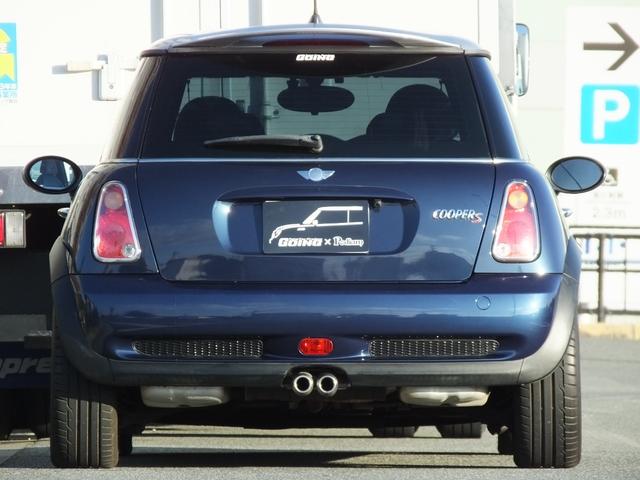 ＭＩＮＩ クーパーＳ　チェックメイト　特別限定仕様車・クロノメーターパッケージ・専用装備品・ｃａｒｒｏｚｚｅｒｉａ製Ｂｌｕｅｔｏｏｔｈ接続対応地デジナビ・バックカメラ・チェッカールームミラーカバー・１７ｉｎＡＷ・ボンネットデカール・ＥＴＣ（6枚目）