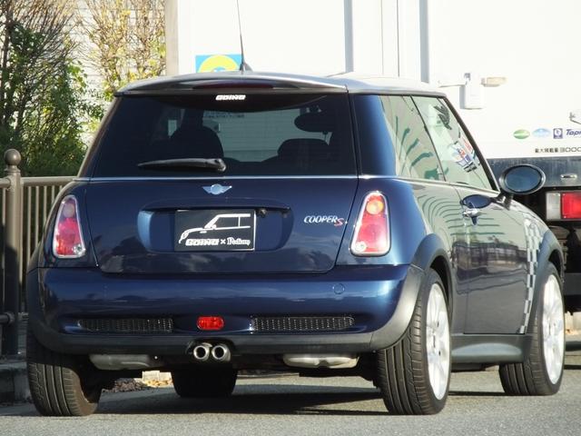 ＭＩＮＩ クーパーＳ　チェックメイト　特別限定仕様車・クロノメーターパッケージ・専用装備品・ｃａｒｒｏｚｚｅｒｉａ製Ｂｌｕｅｔｏｏｔｈ接続対応地デジナビ・バックカメラ・チェッカールームミラーカバー・１７ｉｎＡＷ・ボンネットデカール・ＥＴＣ（7枚目）