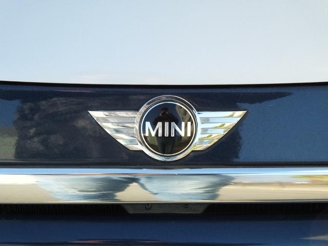 ＭＩＮＩ クーパーＳ　チェックメイト　特別限定仕様車・クロノメーターパッケージ・専用装備品・ｃａｒｒｏｚｚｅｒｉａ製Ｂｌｕｅｔｏｏｔｈ接続対応地デジナビ・バックカメラ・チェッカールームミラーカバー・１７ｉｎＡＷ・ボンネットデカール・ＥＴＣ（24枚目）