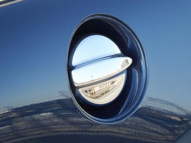 ＭＩＮＩ クーパーＳ　チェックメイト　特別限定仕様車・クロノメーターパッケージ・専用装備品・ｃａｒｒｏｚｚｅｒｉａ製Ｂｌｕｅｔｏｏｔｈ接続対応地デジナビ・バックカメラ・チェッカールームミラーカバー・１７ｉｎＡＷ・ボンネットデカール・ＥＴＣ（42枚目）