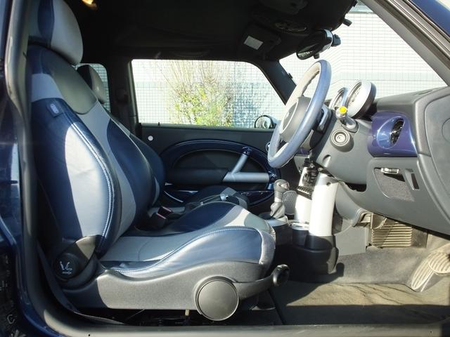 ＭＩＮＩ クーパーＳ　チェックメイト　特別限定仕様車・クロノメーターパッケージ・専用装備品・ｃａｒｒｏｚｚｅｒｉａ製Ｂｌｕｅｔｏｏｔｈ接続対応地デジナビ・バックカメラ・チェッカールームミラーカバー・１７ｉｎＡＷ・ボンネットデカール・ＥＴＣ（57枚目）