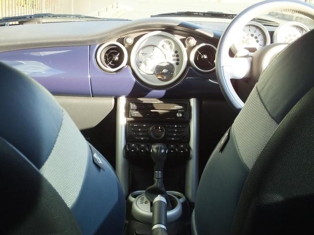 ＭＩＮＩ クーパーＳ　チェックメイト　特別限定仕様車・クロノメーターパッケージ・専用装備品・ｃａｒｒｏｚｚｅｒｉａ製Ｂｌｕｅｔｏｏｔｈ接続対応地デジナビ・バックカメラ・チェッカールームミラーカバー・１７ｉｎＡＷ・ボンネットデカール・ＥＴＣ（64枚目）