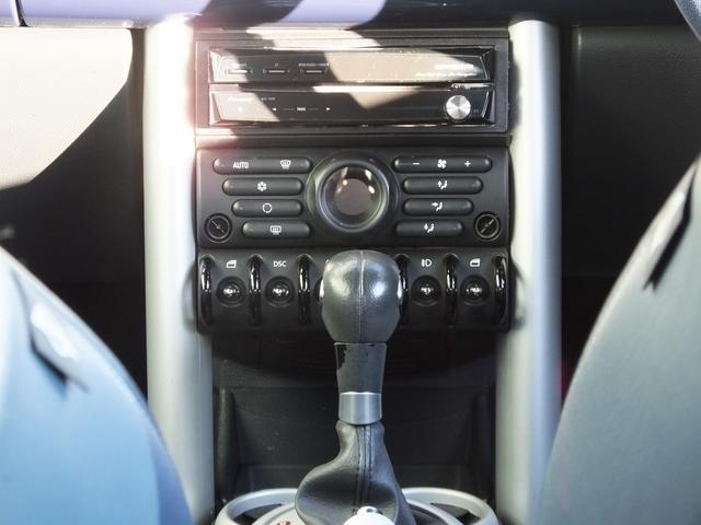 ＭＩＮＩ クーパーＳ　チェックメイト　特別限定仕様車・クロノメーターパッケージ・専用装備品・ｃａｒｒｏｚｚｅｒｉａ製Ｂｌｕｅｔｏｏｔｈ接続対応地デジナビ・バックカメラ・チェッカールームミラーカバー・１７ｉｎＡＷ・ボンネットデカール・ＥＴＣ（66枚目）