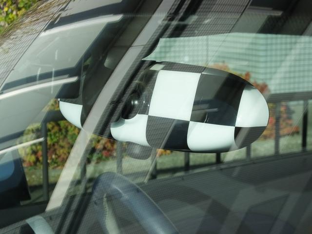 ＭＩＮＩ クーパーＳ　チェックメイト　特別限定仕様車・クロノメーターパッケージ・専用装備品・ｃａｒｒｏｚｚｅｒｉａ製Ｂｌｕｅｔｏｏｔｈ接続対応地デジナビ・バックカメラ・チェッカールームミラーカバー・１７ｉｎＡＷ・ボンネットデカール・ＥＴＣ（72枚目）