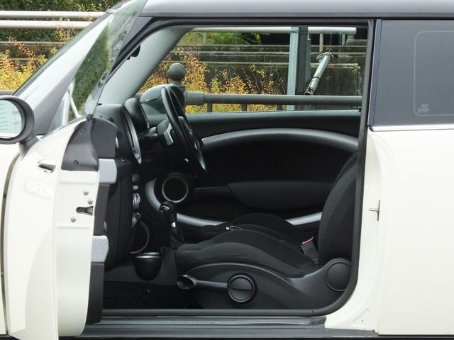 ＭＩＮＩ クーパーＳ　新品ＰＯＤＩＵＭ製ダウンサス・新品ＰＯＤＩＵＭ製フロントリップ・ＢＭＳ製Ｍ７２－Ｇ２　１７インチアルミホイール・ブラックサイドミラーカバー・ショートアンテナ・ボディー同色トランクリッド・ＥＴＣ（5枚目）