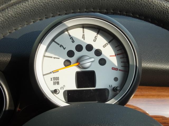 ＭＩＮＩ クーパーＳ　６ＭＴ・新品ＰＯＤＩＵＭ製ローダウンサス・ＰＯＤＩＵＭ製カーボンフロントリップ・ＲＡＹＳ製ＶＲ－Ｇ２　１７インチアルミホイール・ウッドインテリアパネル・ホワイトルーフ＆サイドミラーカバー（68枚目）